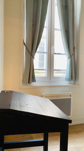 A LOUER Appartement meublé de 3 pièces Centre Ville de La Rochelle
