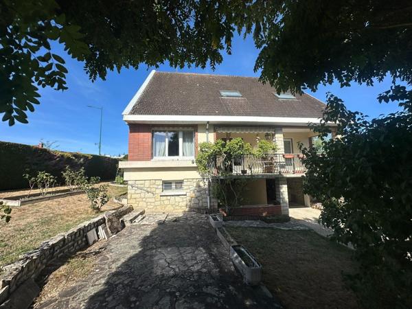 Maison 182 m², 6 pièces, 5 chambres, sous-sol, terrain clos