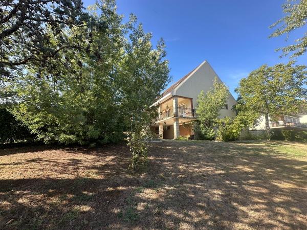 Maison 182 m², 6 pièces, 5 chambres, sous-sol, terrain clos