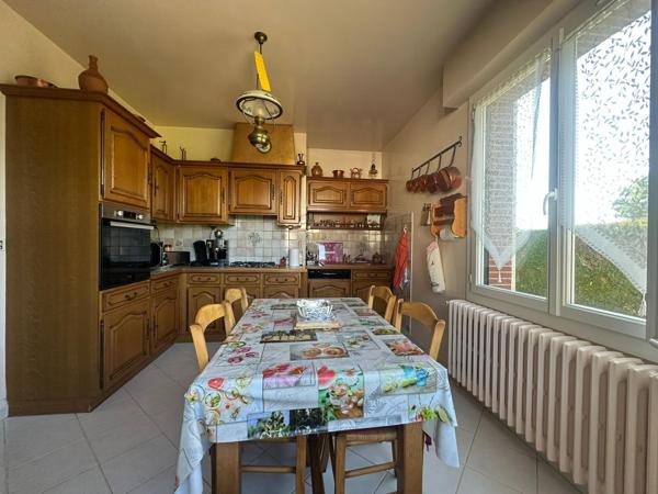 Maison 182 m², 6 pièces, 5 chambres, sous-sol, terrain clos