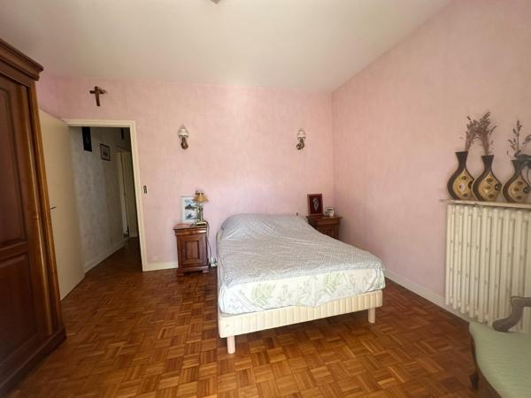 Maison 182 m², 6 pièces, 5 chambres, sous-sol, terrain clos