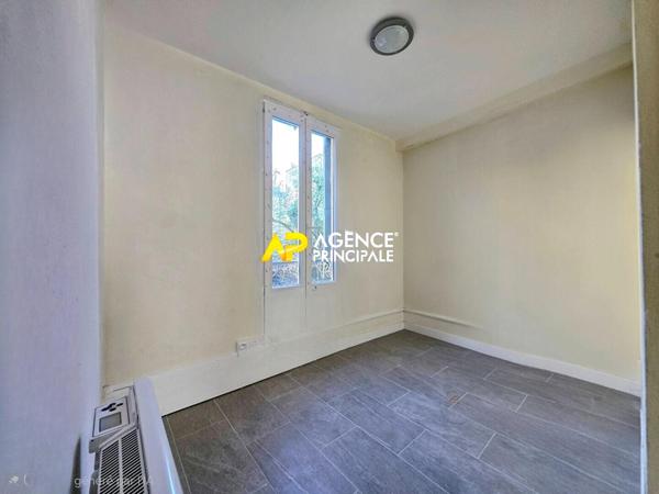 Appartement 2 pièces + bureau en hyper centre ville d'ARGENTEUIL €137 160 ** - Référence 4536