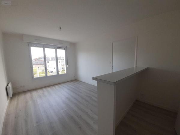 Appartement à louer à Rennes en Ille-et-Vilaine (35000), ref : 010/2254   
Saint-Helier