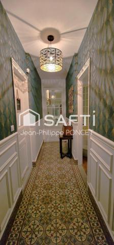 Belle Maison Bourgeoise avec garage et extérieur