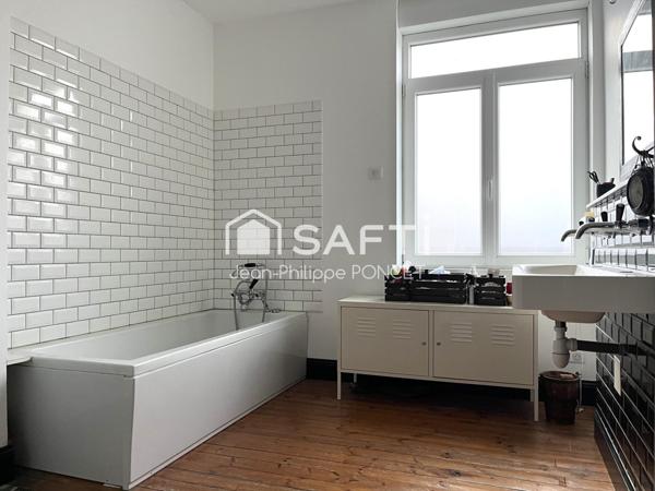 Belle Maison Bourgeoise avec garage et extérieur