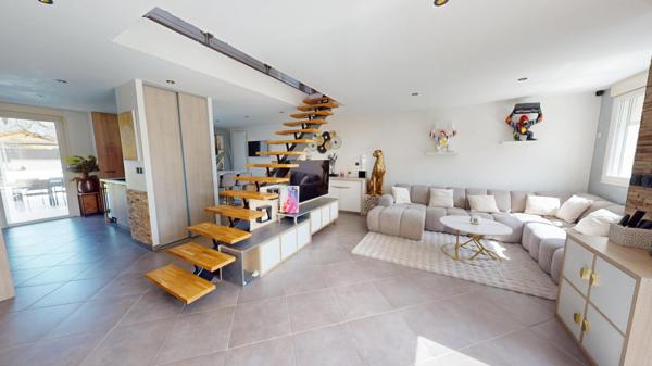 Maison T5 – 106 m² – Jardin 521 m² avec piscine