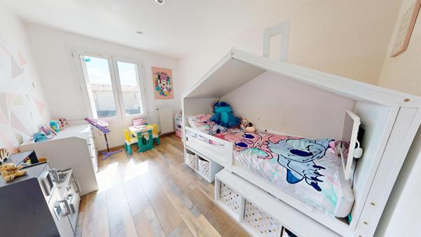 Maison T5 – 106 m² – Jardin 521 m² avec piscine