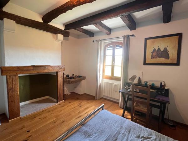 Deux maisons pour le prix d'une — dans un village très prisé