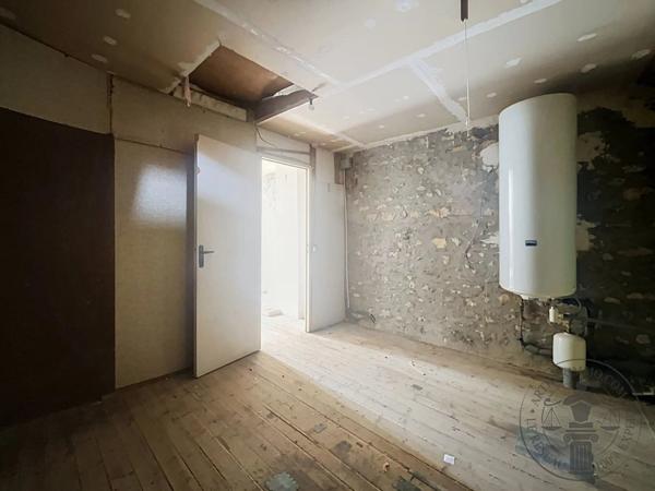 Vente                                                      Maison
                        
                     4 pièces                      100 m2                     à Dourdan