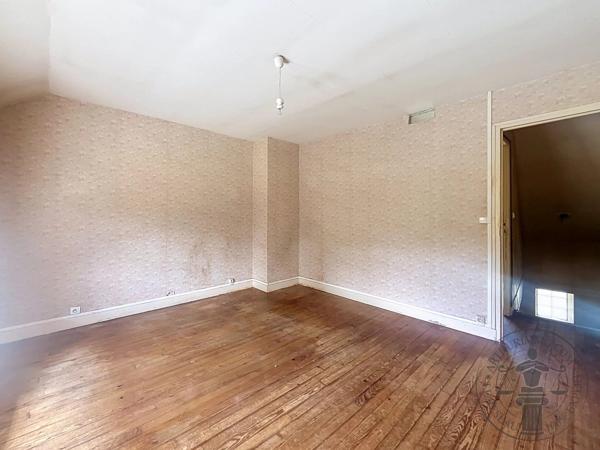 Vente                                                      Maison
                        
                     4 pièces                      100 m2                     à Dourdan