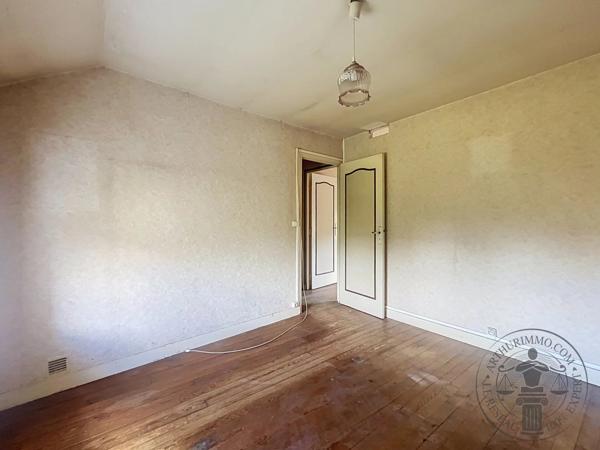 Vente                                                      Maison
                        
                     4 pièces                      100 m2                     à Dourdan