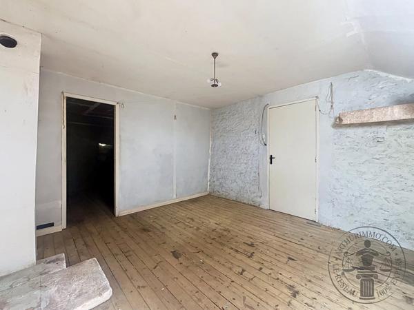 Vente                                                      Maison
                        
                     4 pièces                      100 m2                     à Dourdan