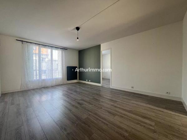 Vente                                                      Appartement
                        
                     3 pièces                      61 m2                     à Sucy-en-Brie