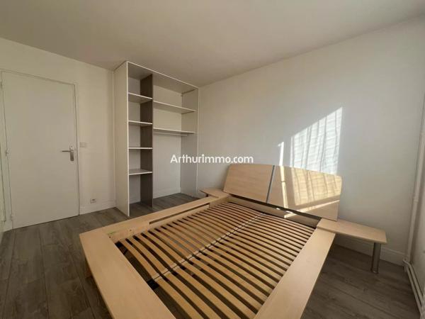 Vente                                                      Appartement
                        
                     3 pièces                      61 m2                     à Sucy-en-Brie
