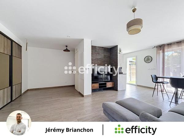 Maison
         4 pièces
        - 96 m² Exclusivité 370 000 € *