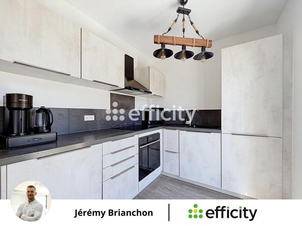 Maison
         4 pièces
        - 96 m² Exclusivité 370 000 € *