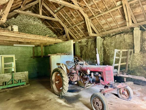 Rieupeyroux – Maison en Pierre et Moulin Converti dans la Campagne de l’Aveyron