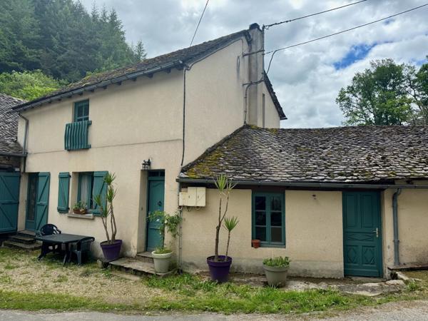 Rieupeyroux – Maison en Pierre et Moulin Converti dans la Campagne de l’Aveyron