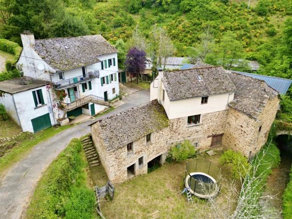 Rieupeyroux – Maison en Pierre et Moulin Converti dans la Campagne de l’Aveyron