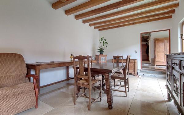 Maison à vendre    8 pièces • 201 m2 Longecourt-en-Plaine