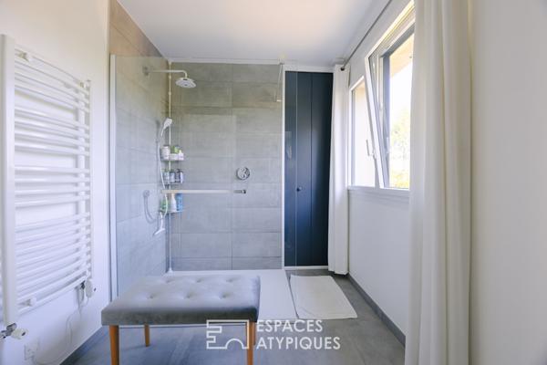 Maison contemporaine avec spa, jardin, cinéma, à Saint-Fuscien