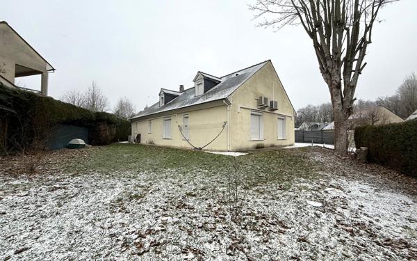 Maison à louer    7 pièces • 179 m2 Marolles-en-Brie