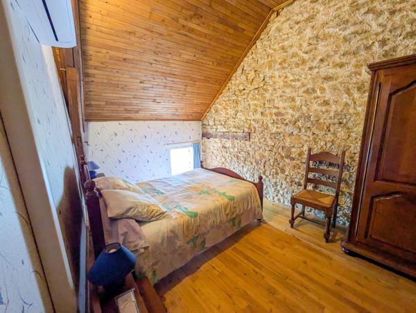Une grande maison familiale dans un charmant village de la Bouriane.