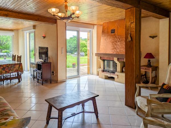 Une grande maison familiale dans un charmant village de la Bouriane.