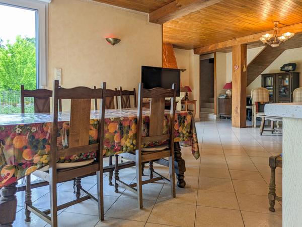 Une grande maison familiale dans un charmant village de la Bouriane.