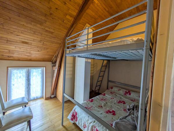 Une grande maison familiale dans un charmant village de la Bouriane.