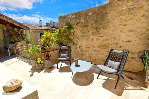 Maison de Village en Pierre avec Piscine et Vue Panoramique