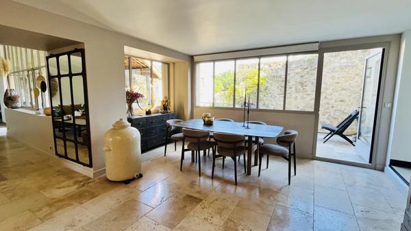 Maison de Village en Pierre avec Piscine et Vue Panoramique