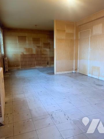 Quartier St Julien, T3 71m² à rénover avec balcon et parking