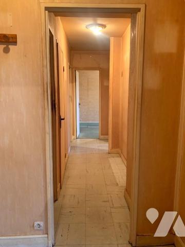 Quartier St Julien, T3 71m² à rénover avec balcon et parking