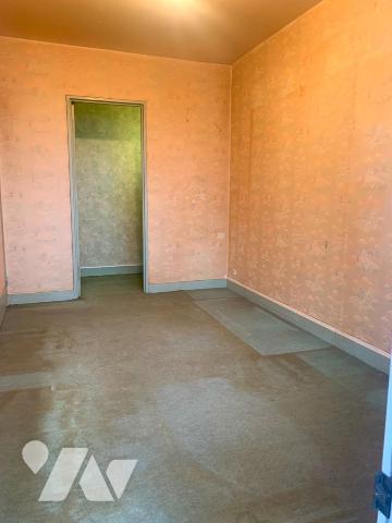 Quartier St Julien, T3 71m² à rénover avec balcon et parking