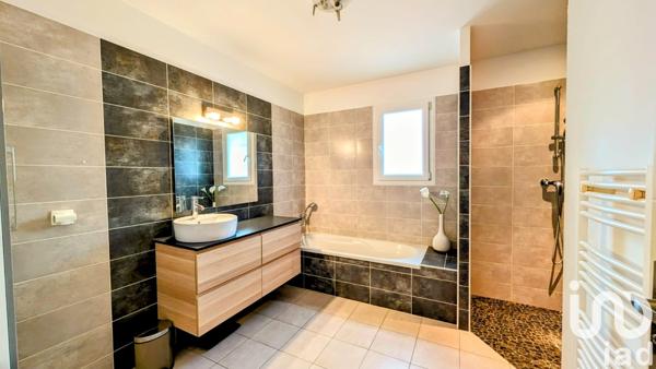 Maison à vendre 5 pièces 112 m² Suze-la-Rousse