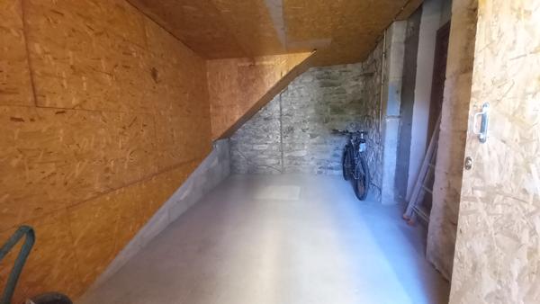 Location parking / box Saint-Flour - 1 pièce(s) - 15 m² - 60 €/mois