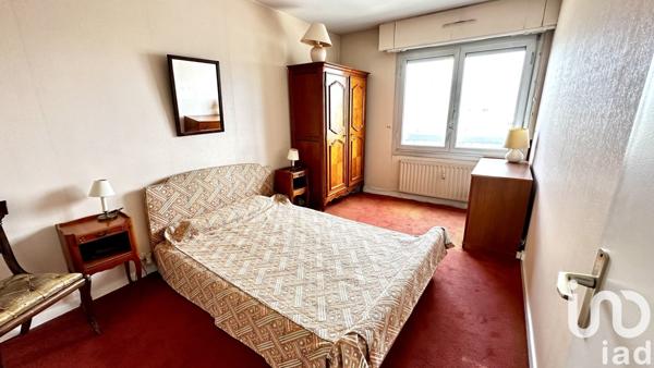 Appartement 4 pièces de 91 m² à Courbevoie (92400)