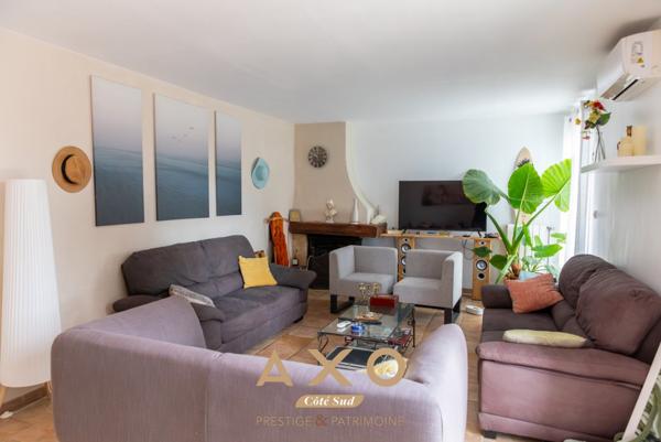 RESIDENCE SECURISEE PEY BLANC - MAISON - 220 M2 - TERRAIN 2 000 M2 - PISCINABLE - VUE SAINTE VICTOIRE  - 1 150 000