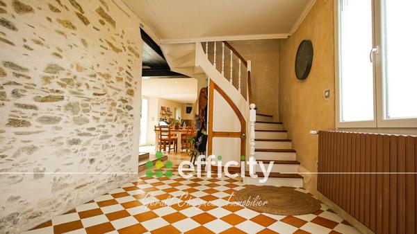 Maison
         5 pièces
        - 129 m² 249 950 € *