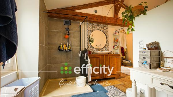 Maison
         5 pièces
        - 129 m² 249 950 € *
