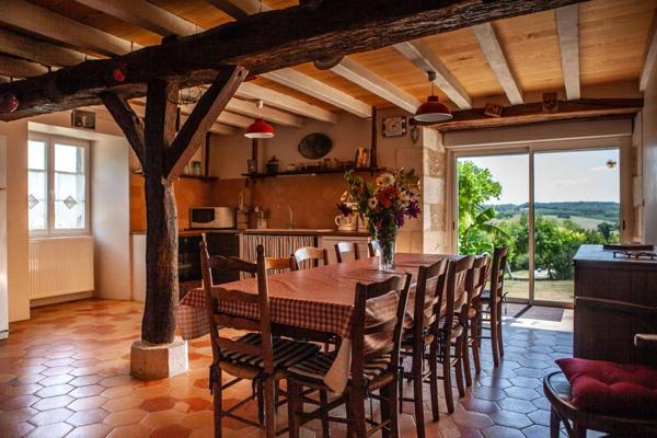 Maison avec 4 chambres, dépéndances et piscine