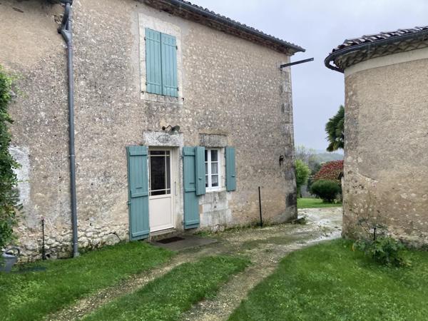 Maison avec 4 chambres, dépéndances et piscine