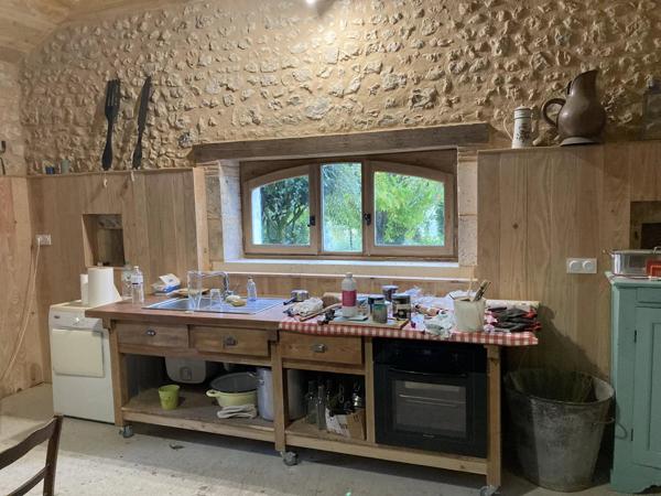 Maison avec 4 chambres, dépéndances et piscine