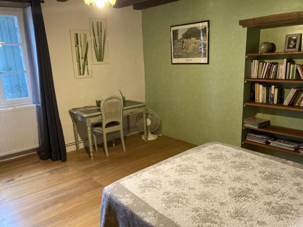 Maison avec 4 chambres, dépéndances et piscine