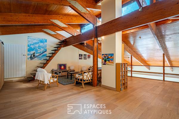 Maison d’architecte aux multiples facettes avec vue dégagée, piscine et dépendances