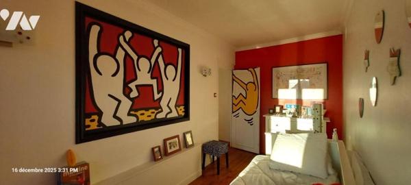 Maison de ville avec garage, annexe et petit extérieur 