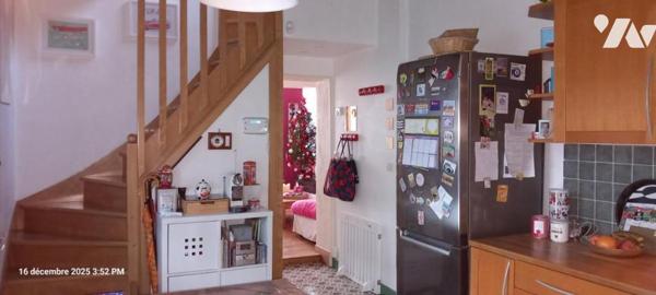 Maison de ville avec garage, annexe et petit extérieur 