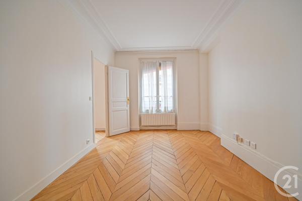 Appartement F3 à vendre  3 pièces - 71,02 m2 PARIS - 75007