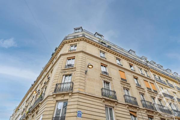 Appartement F3 à vendre  3 pièces - 71,02 m2 PARIS - 75007